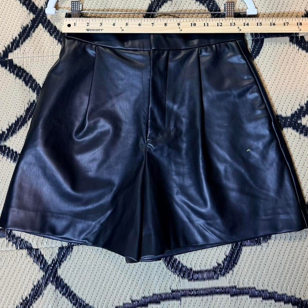 Zara faux leather high rise shorts,
Med, edgy,